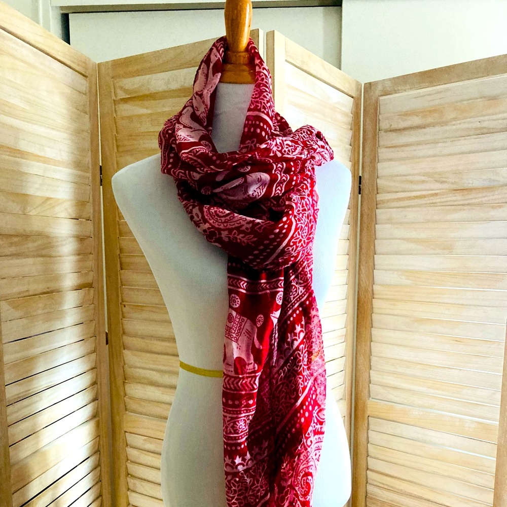 Flowy casual scarf.